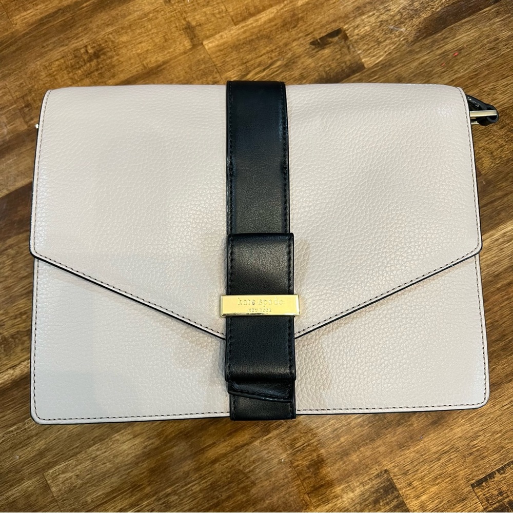 kate spade Parchment Drive Josephine Crossbody (Taupe/Black)